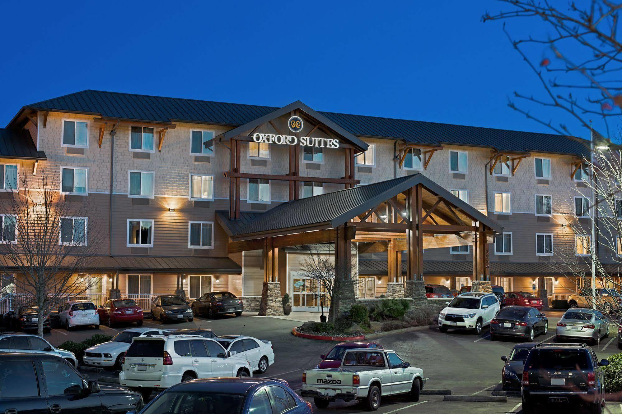 Oxford Suites Силвердейл Экстерьер фото