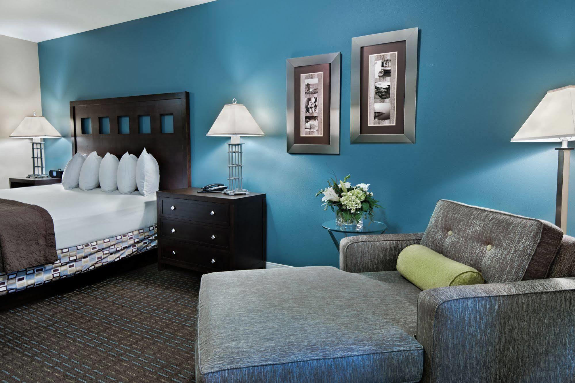 Oxford Suites Силвердейл Экстерьер фото