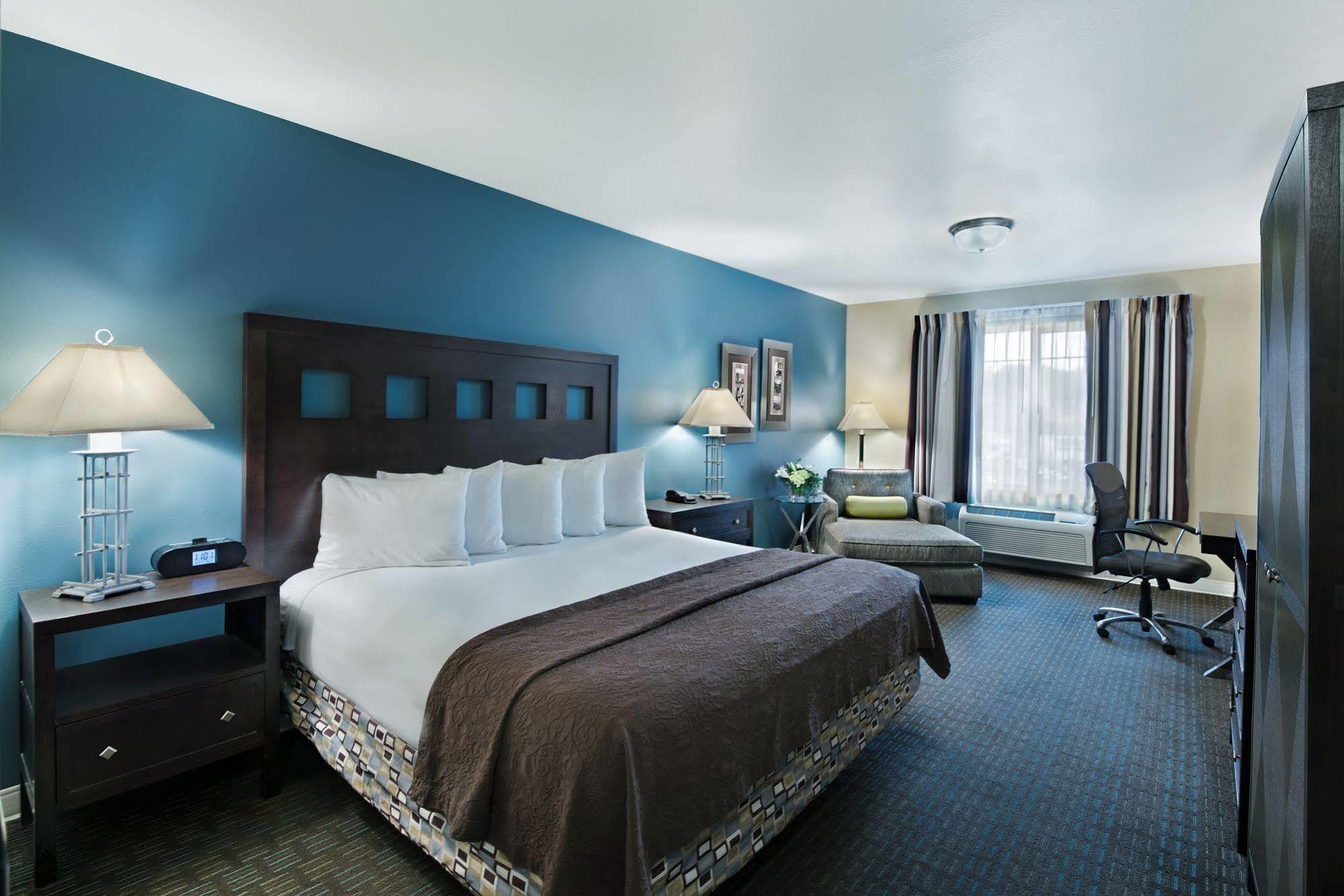 Oxford Suites Силвердейл Экстерьер фото